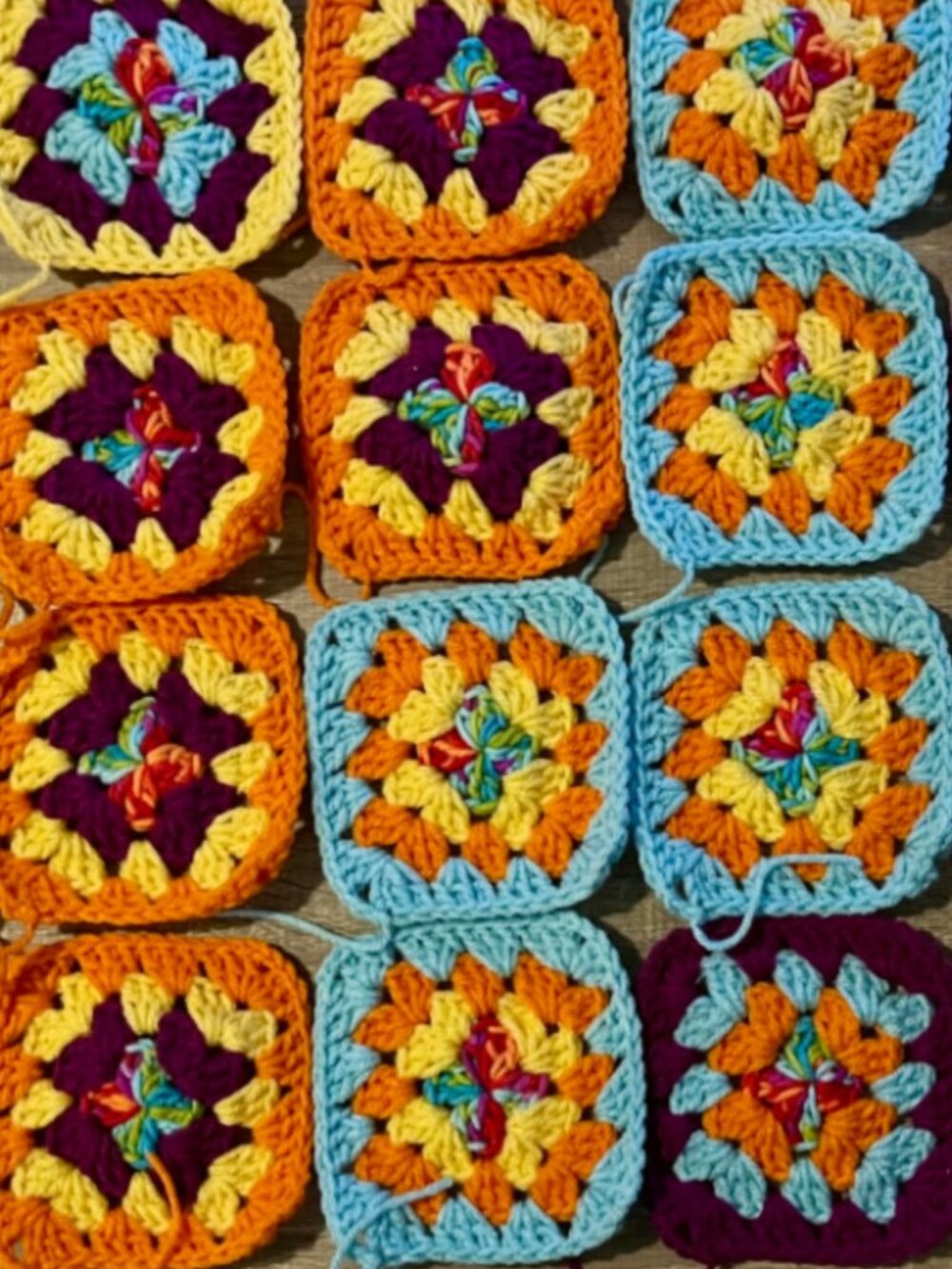 Lot of 20 4.5” FIESTA Crochet TRADITIONAL GRANNY SQUARES Afghan Blanket